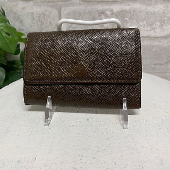Louis Vuitton Taiga Multicles 6 Ring Key Case Leather /Q1195 - Picture 1 of 8